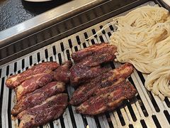 -臻牛烤肉