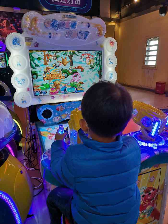 汤姆熊(百联东郊店)-"汤姆熊应该是针对比较大的青少年甚至是成人.