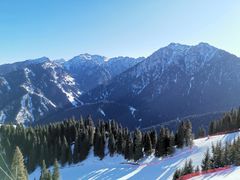 -丝绸之路山地度假区滑雪场