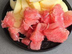-三人行·骨头王鲜鸡自助火锅(徐汇店)