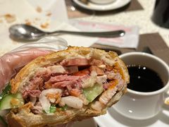-Bánh Mì Huynh Hoa