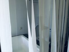 -桔子酒店(上海西藏北路地铁站店)