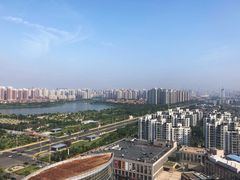 -天津梅江中心皇冠假日酒店