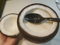 -志龙皇冠吃货椰子铺