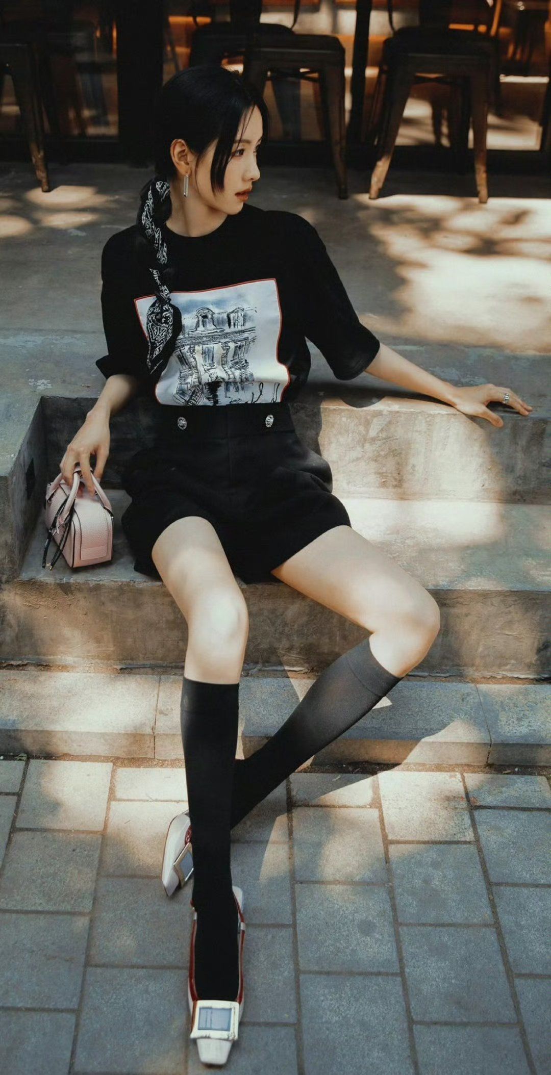 经典长筒袜美腿吸睛 ​玉女范