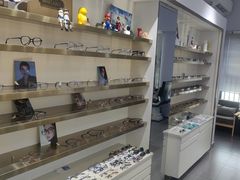 -视野联行眼镜•蔡司•依视路(温江店)