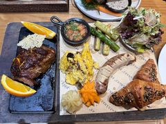 -Mark&Mars Restaurant