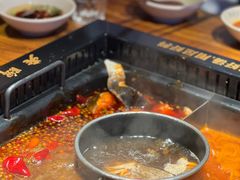-老牌坊云南鱼豆花火锅(哈西万达店)