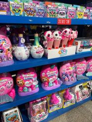 -逝水玩具折扣店