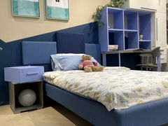 -moll学习桌椅(上海久光百货店)