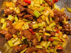小炒黄牛肉-魏铭鱼头捞饭(晋阳路店)