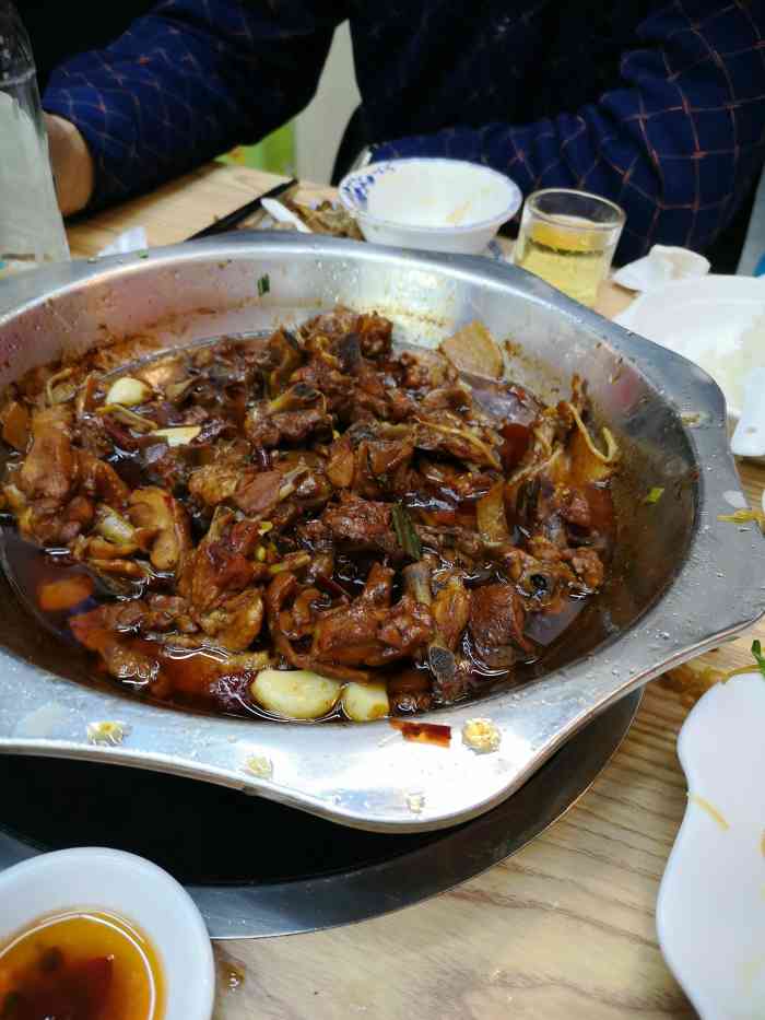 杜婆鸡跳跳蛙(盐城总店)-"生意很好,到7点钟就满座了,老板娘忙得停.