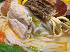 -银米·云南传统过桥米线(双廊黑金冠店)