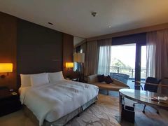-上海滴水湖皇冠假日酒店