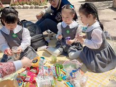 -上海青草地幼儿园