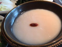 -老牌坊云南鱼豆花火锅(哈西万达店)