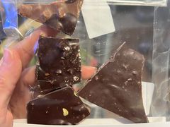 黑巧开心果-Laderach 莱德拉(上海环贸iapm店)