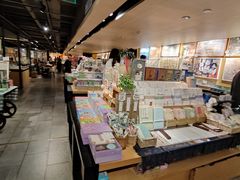-猫的天空之城概念书店(苏州诚品店)