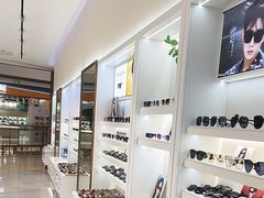 -J-Optical佳视明眼镜·蔡司视觉(青岛金茂览秀城店)