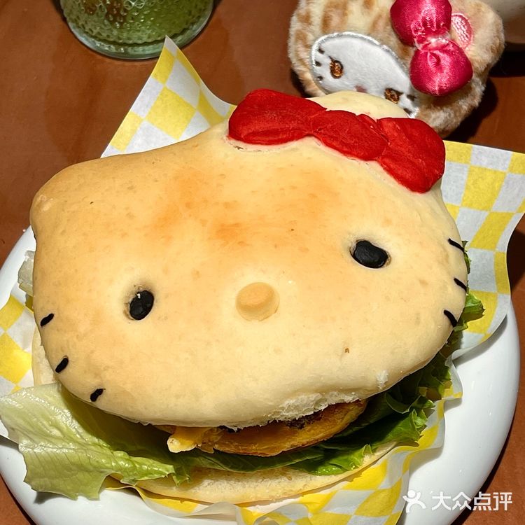 这口kitty堡🍔对于成年人刚刚好…