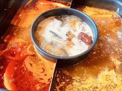 -老牌坊云南鱼豆花火锅(爱建店)