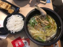 员工半只鸡米线-大鼓米线(杭州国大城市广场店)