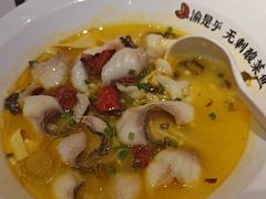 -渝是乎酸菜鱼·川渝小炒(新世界百货望京店)