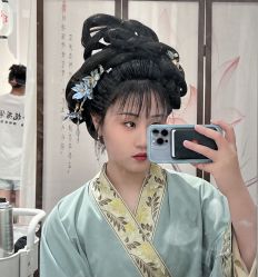 -一揽芳华汉服旗袍体验馆(拙政园店)