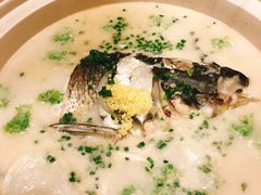 泉水珊瑚鱼头煲-小厨娘淮扬菜(六合欢乐港店)