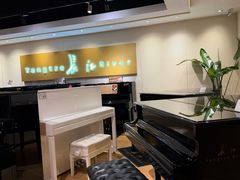 -柏斯音乐艺术中心·钢琴·吉他(上音店)