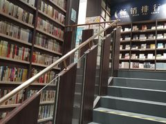 -钟书阁(群光广场店)