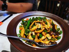 -渝是乎酸菜鱼·川渝小炒(新世界百货望京店)