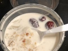 椰汁银耳炖桃胶-小团圆糖水铺(襄阳南路店)
