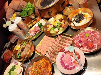 哇偶，核桃碳烤的肉滋滋响啦