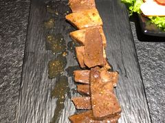 厚切牛舌-赤铁扒拉锅·烤串·烤鸽子