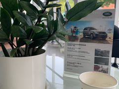 -上海伟杰·捷豹路虎4S店(闵行店)