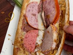 -Bánh Mì Huynh Hoa