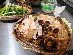 -四小区火锅·巷子里的重庆火锅(花照壁店)