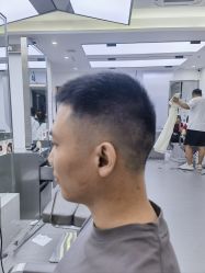 -首脑美发沙龙