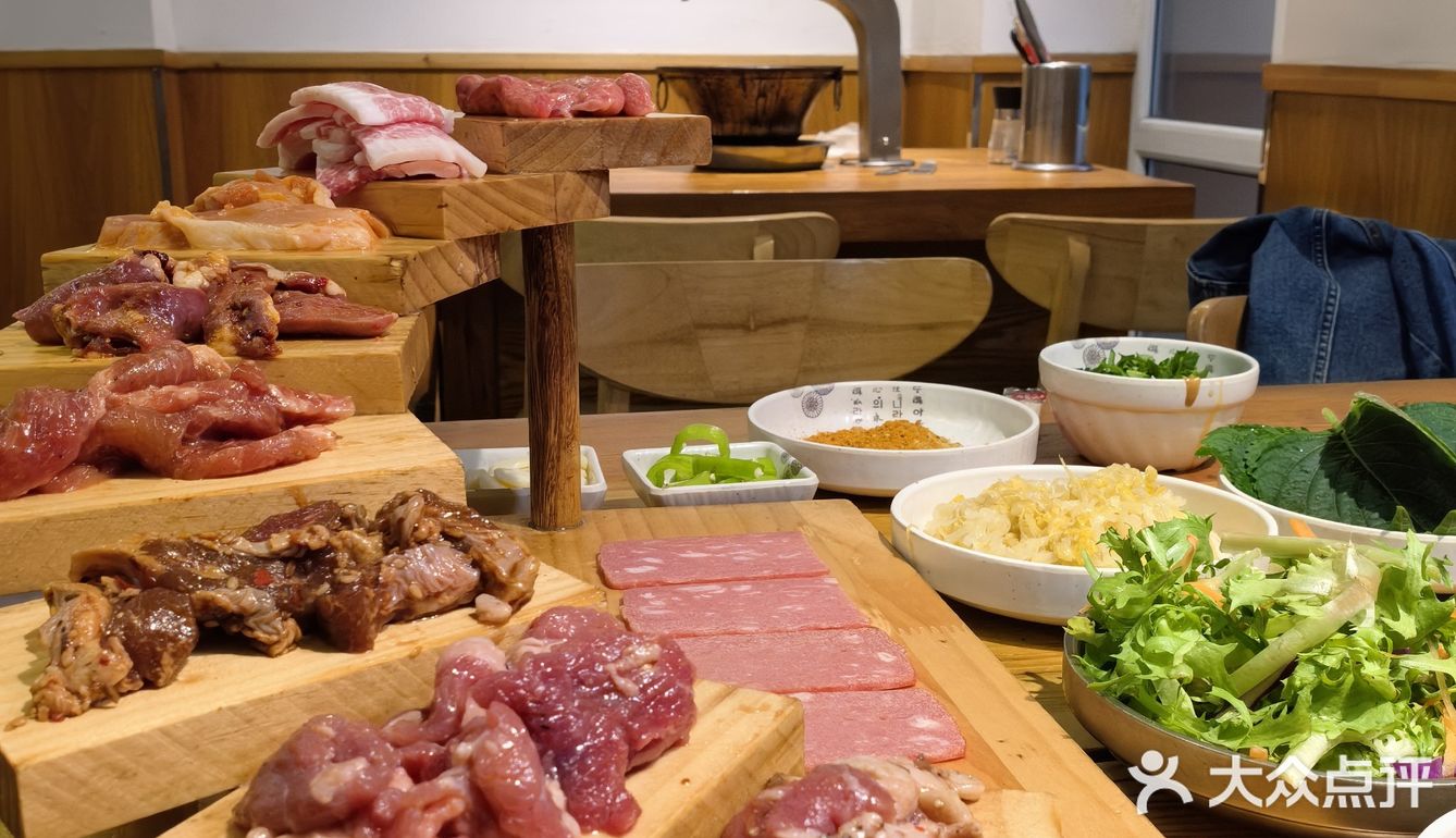 东北又到了一天三顿小烧烤的季节[点赞][点赞][点赞]