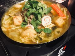 老坛酸菜锅-8锅臭臭锅·正宗台湾小火锅(中心五路店)