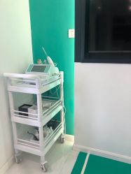 -黑奥秘脱发白发中心