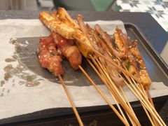 -何妹湿辣牛肉·粤式烧烤砂煲(桂雅路店)