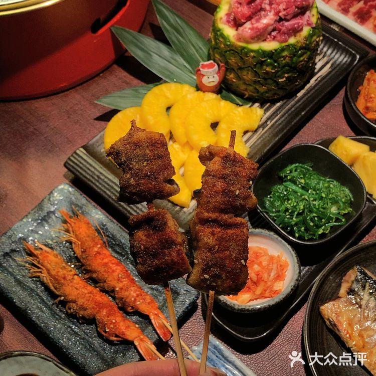 相见恨晚的一顿… 🥹超有氛围还很好吃的烤肉串烧店!