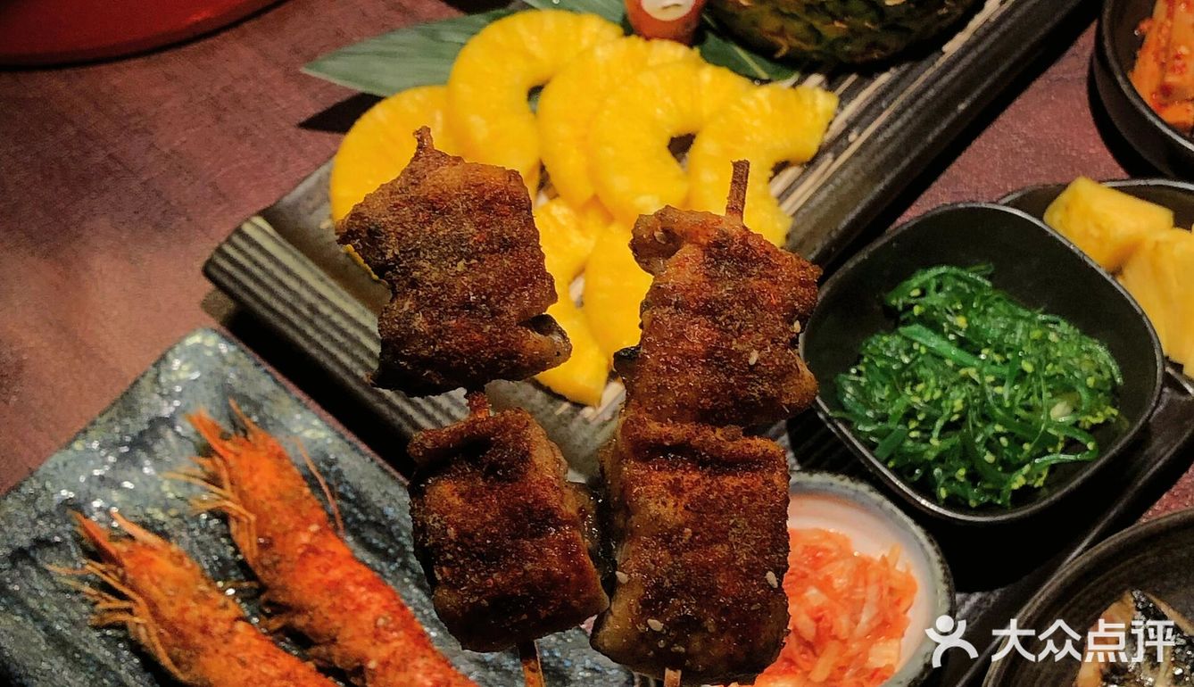 相见恨晚的一顿… 🥹超有氛围还很好吃的烤肉串烧店!