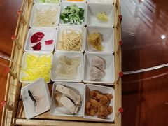 -香麒园·过桥米线·南湖雅宴