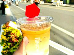 焦糖茶拿铁-CoCo都可(医学街店)