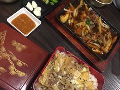 窝蛋牛肉饭-青松大叔的店(东财店)