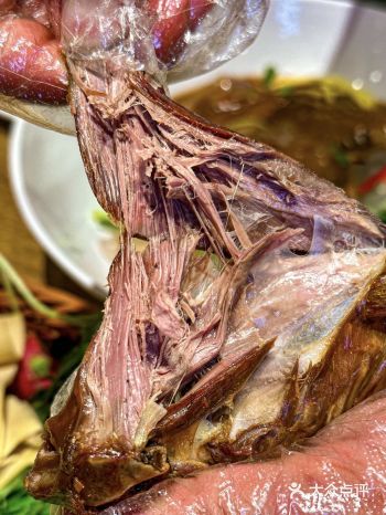 他家烧鸽子太绝了！我要告诉所有好朋友！