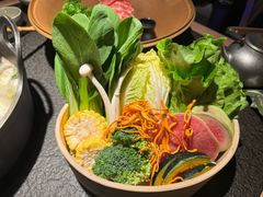 -三出山火锅(南京万象天地店)